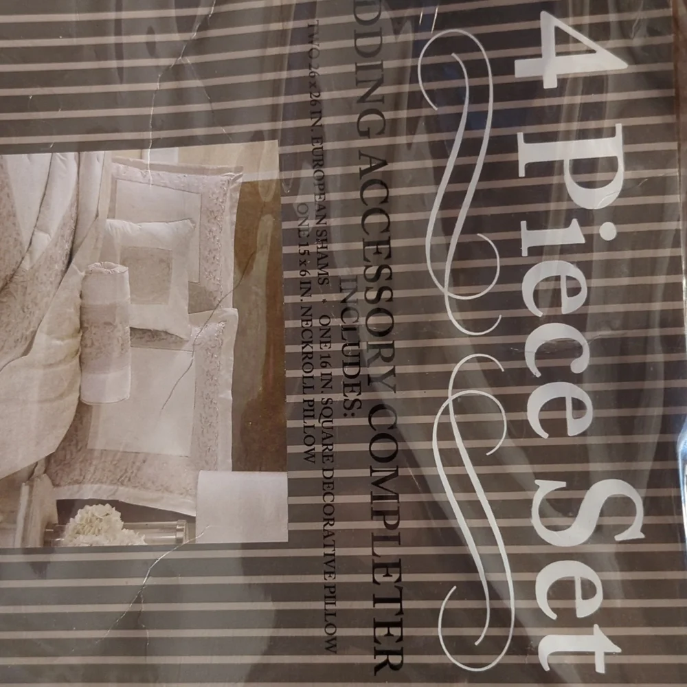 4Piece Bedding Accessory Completer Set SALE SALE SALE Never Used Sun Sale